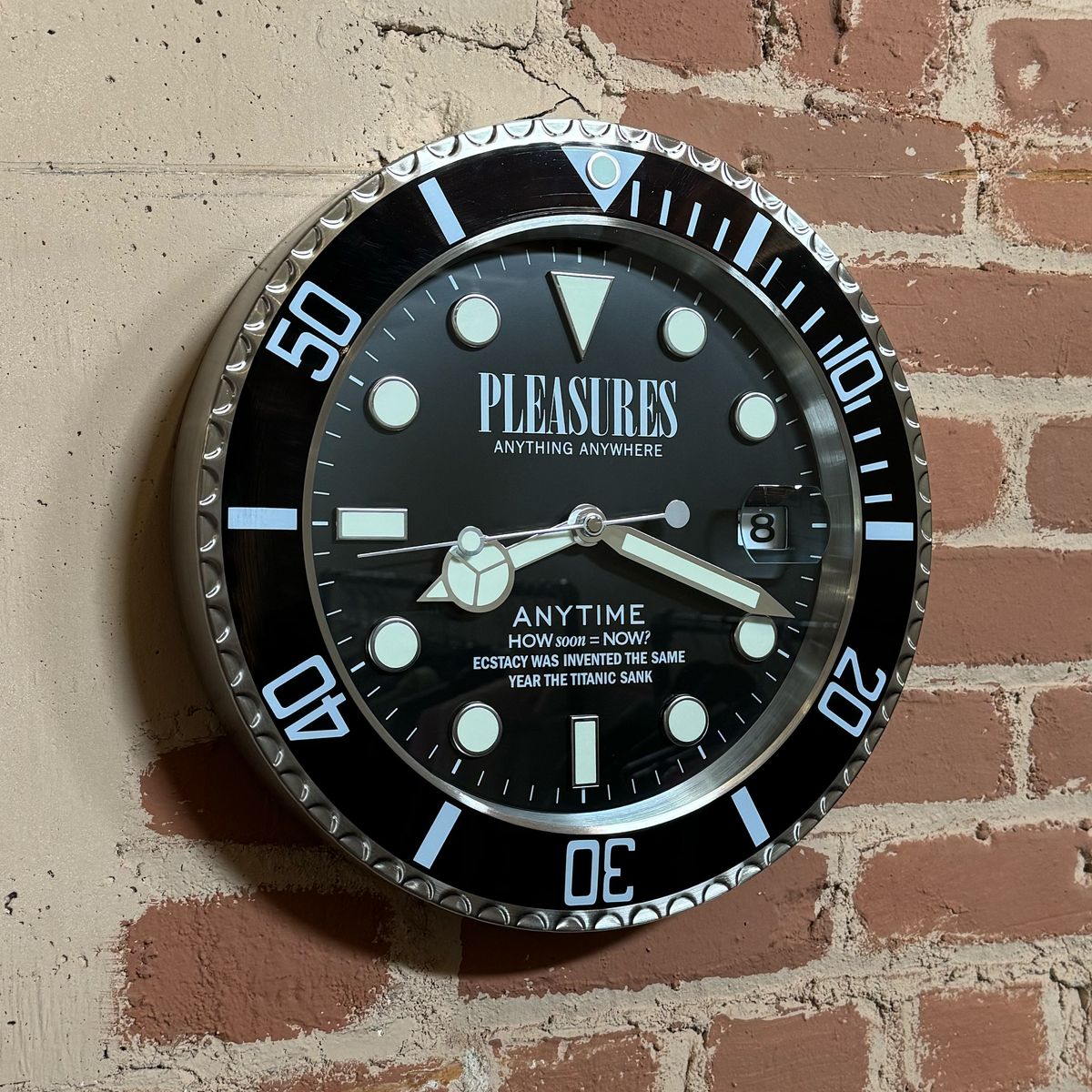 PLEASURES ANYTIME CLOCK - BLACK – Privei