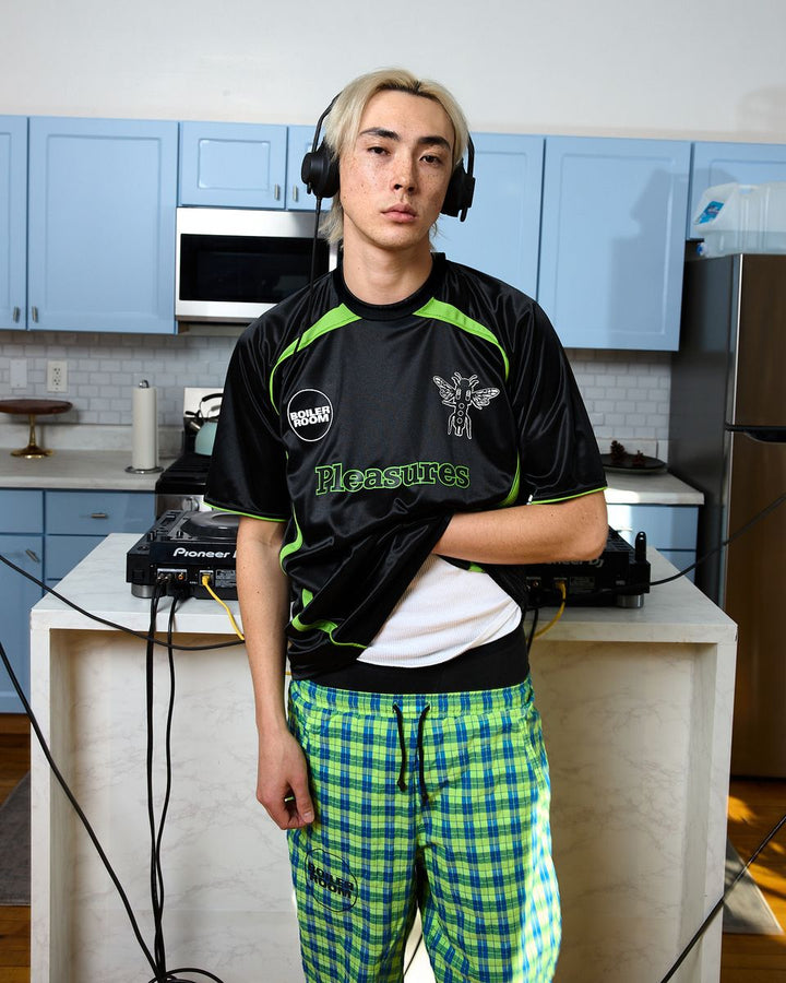 PLEASURES AQUA SOCCER JERSEY - BLACK