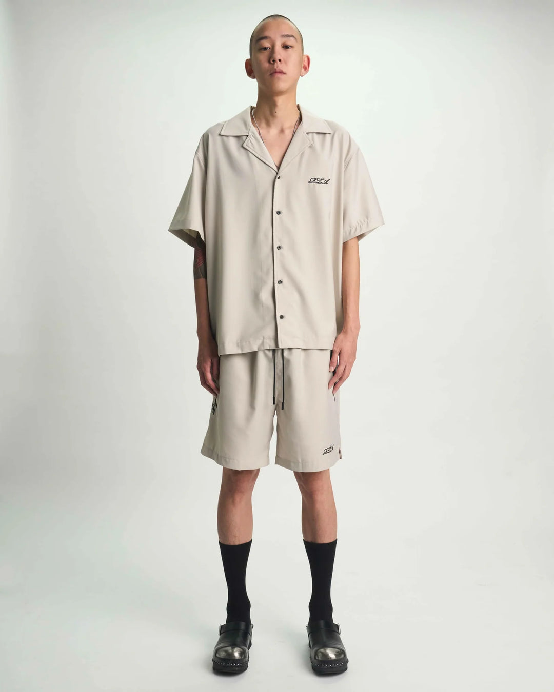 RTA Clyde Elasticated Short - Beige Poppy