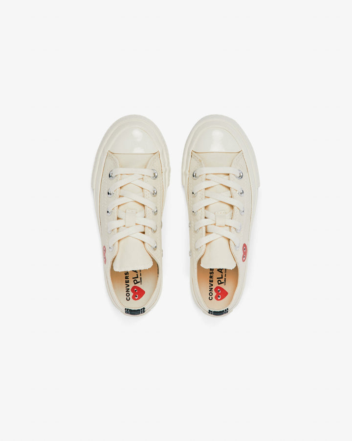 Comme des Garçons PLAY Kids' Small Red Heart Chuck Taylor All Star '70 Low Sneakers - White - AZ-K501-001-2